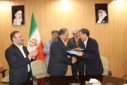با حضور دکتر علی اکبری رئیس دانشگاه جامع علمی کاربردی کشورانجام شد: انعقاد تفاهم نامه همکاری دانشگاه جامع علمی کاربردی استان با 5 سازمان دولتی