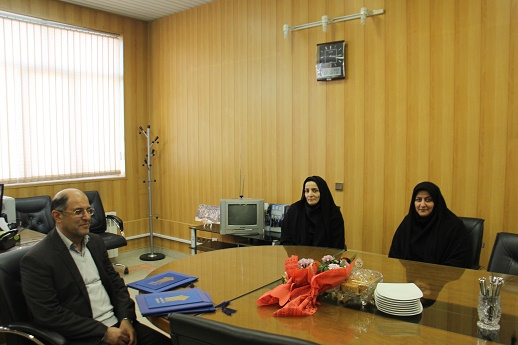 تقدیر ریاست محترم دانشگاه از همکاران خانم استان