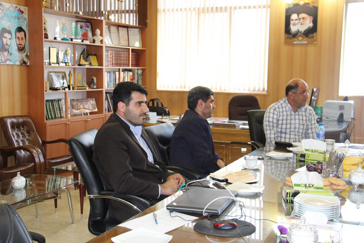 دیدار فرمانده بسیج کارمندی حوزه ۳  با دکتر قالیچی