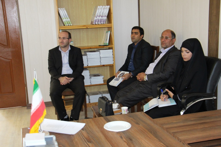 مشاوره‌ &quot;کارآفرینی از طریق بازار سرمایه&quot; در کلینیک کارآفرینی دانشگاه جامع علمی کاربردی استان