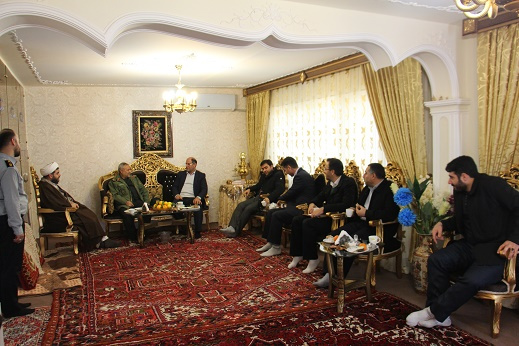 دیدار با خانواده شهید هشت سال دفاع مقدس