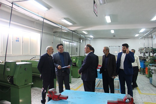 بازدید دکتر امید از مرکز خانه کارگر