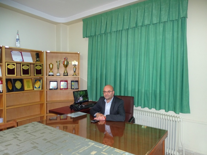 افرادی که به فکر کارآفرینی هستند، به دانشگاه علمی کاربردی مراجعه کنند