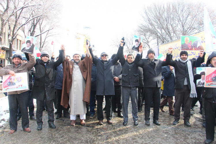 حضور پرشور خانواده بزرگ دانشگاه جامع علمی کاربردی استان در راهپیمایی ۲۲ بهمن