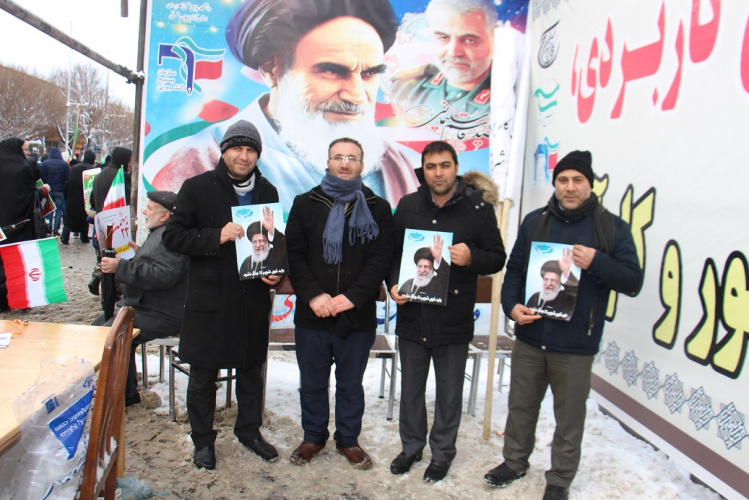 گزارش تصویری برپایی غرفه دانشگاه جامع علمی کاربردی استان در حاشیه راهپیمایی ۲۲ بهمن