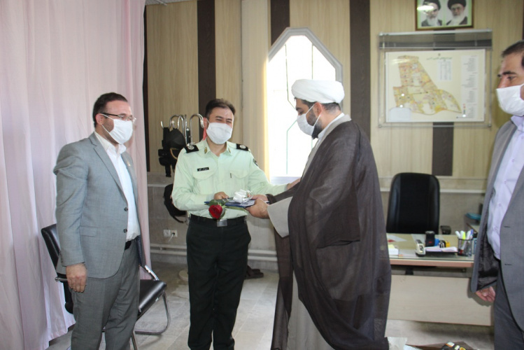 نمایندگانی از دانشگاه جامع علمی کاربردی استان آذربایجان شرقی با پرسنل کلانتری ۲۲ دیدار کردند