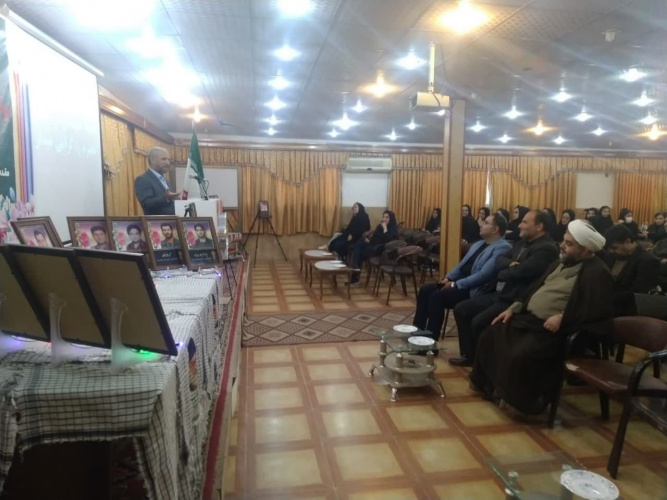 مراسم گرامیداشت ده هزار شهید استان آذربایجان شرقی در مرکز آموزش علمی کاربردی خانه کارگر تبریز برگزار شد