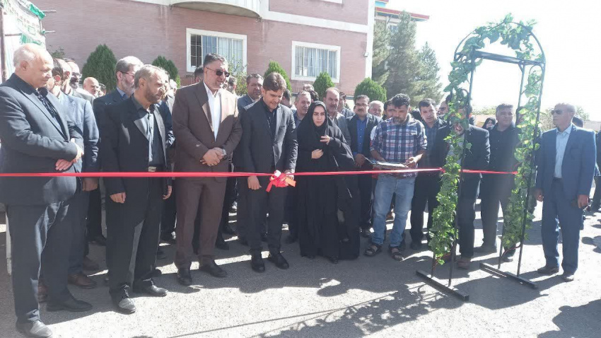 نمایشگاه مهارت و اشتغال در مرکز آموزش علمی کاربردی شبستر هم زمان با هفته ملی مهارت افتتاح شد