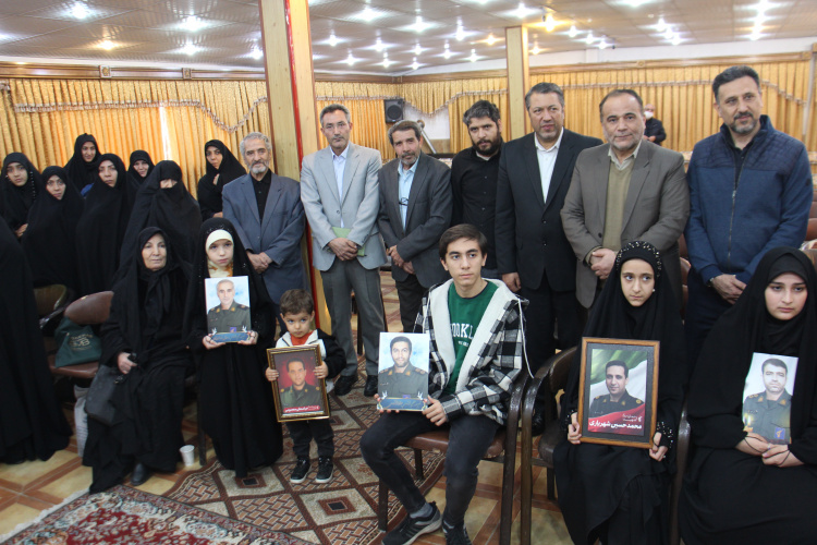 دیدار سرپرست  واحد استانی آذربایجان شرقی با خانواده های شهدای دانشجوی  جنگ دوازده روزه دانشگاه جامع علمی کاربردی استان