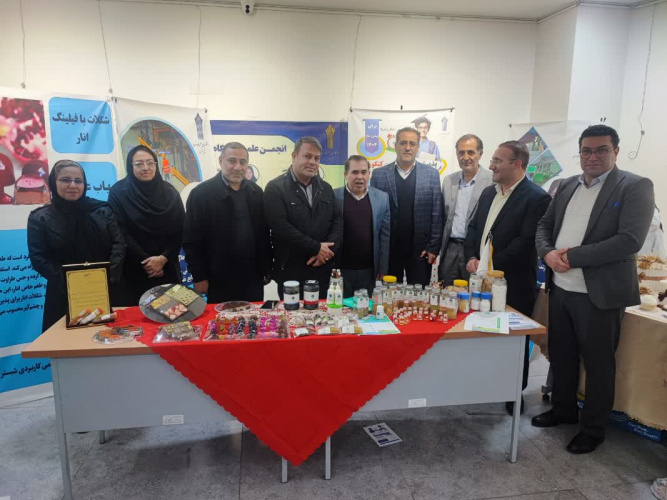 بازدید معاونین اداره کل تعاون، کار و رفاه اجتماعی استان از نمایشگاه اشتغال وتوسعه کار آفرینی دانشگاه جامع علمی کاربردی استان آذربایجان شرقی