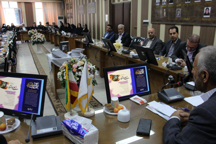 نشست گفتمانی ترجمان غدیر در دانشگاه جامع علمی کاربردی استان آذربایجان شرقی برگزارشد