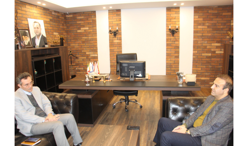 در ادامه گفتگوهای هدفمند دانشگاه جامع علمی کاربردی استان و فعالان بخش خصوصی انجام شد: برگزاری نشست هم اندیشی رئیس دانشگاه جامع علمی کاربردی استان آذربایجان شرقی با مدیرعامل هلدینگ  آتاویتا